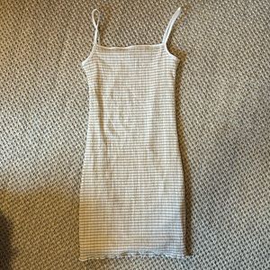 Aritzia Wilfred mini dress in cream gingham Size S